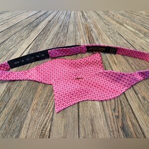 Donald Trump 100% Silk Pink Geometric Basketweave Bow Tie Signature Collection